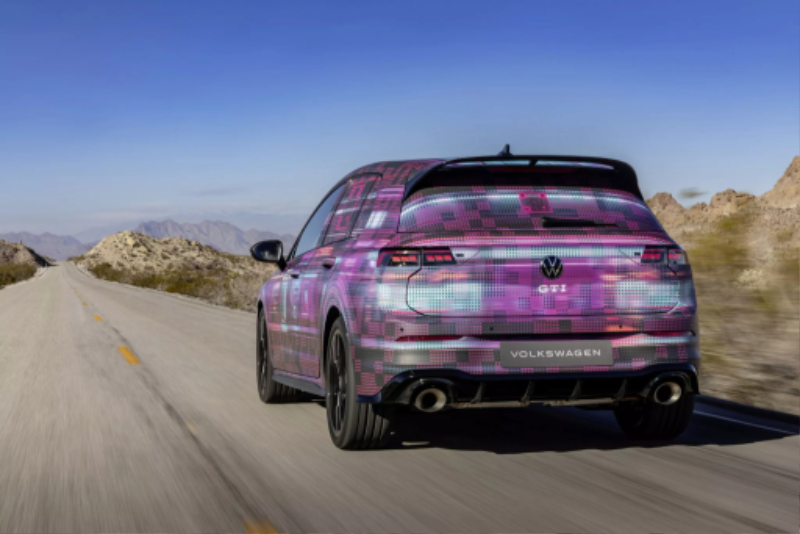 VW-Golf-GTI-Clubsport-Teaser-2-2048x1365.jpg