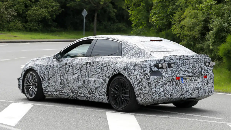 Mercedes C-Class EV spyshots-3.jpg