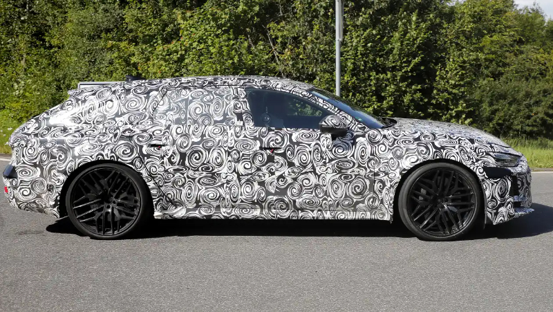 Audi RS 7 Avant spy shots-2.jpg