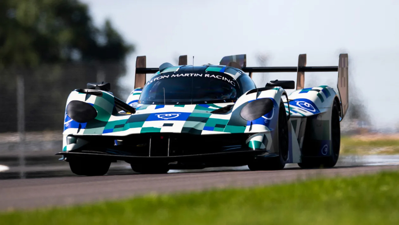 Aston-Martin-Valkyrie-AMR-LMH-Testing-front-tracking_x3yhht.jpg